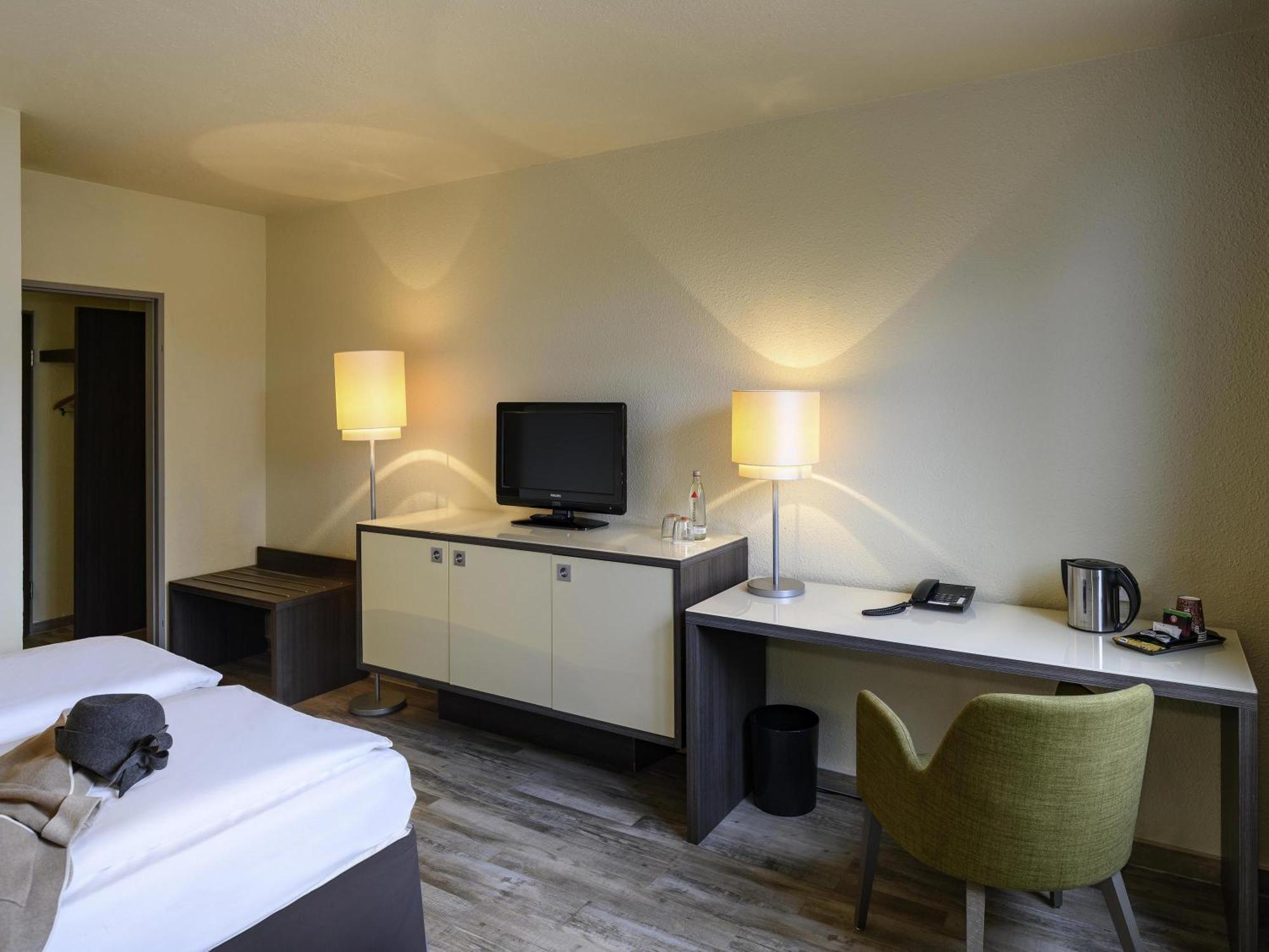 Standard Zimmer mit 1 Doppelbett und Sofa